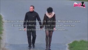 Selbstgefilmter outdoor Porno mit einer reifen Milf