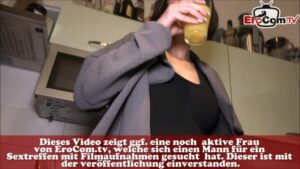 Domina benutzt die devote Frau zum blasen