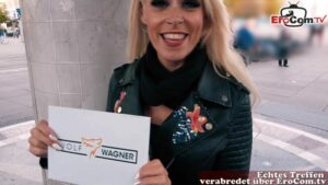 Dünne Blonde Milf macht ein echtes Sextreffen