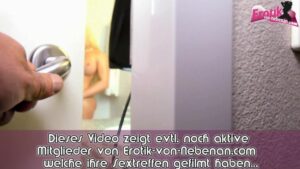 Arschfick in der Dusche und cumshot in den Mund